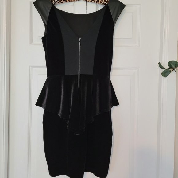 Guess Black Velvet Peplum dress - Picture 2 of 7
